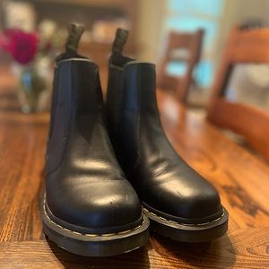Doc Martens Women’s Chelsea Boots
